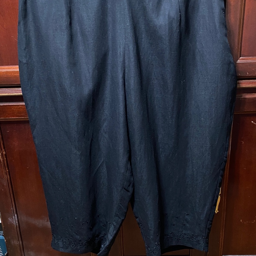 Malcolm & Co. vintage plus size 26W Silk Linen Black Cropped beaded Pants